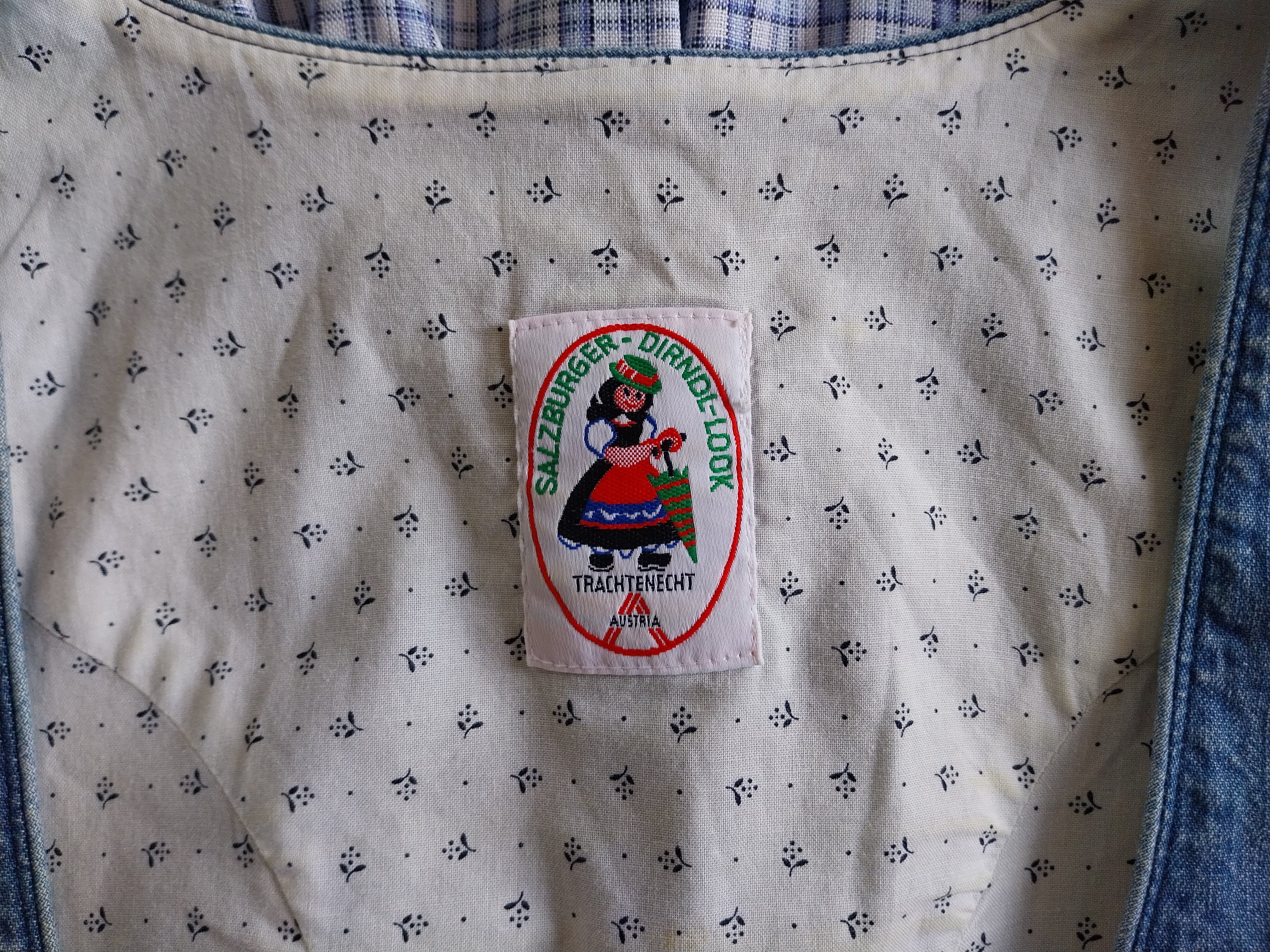 Salzburger Dirndl-Look Trachtenecht Austria label inside the dress
