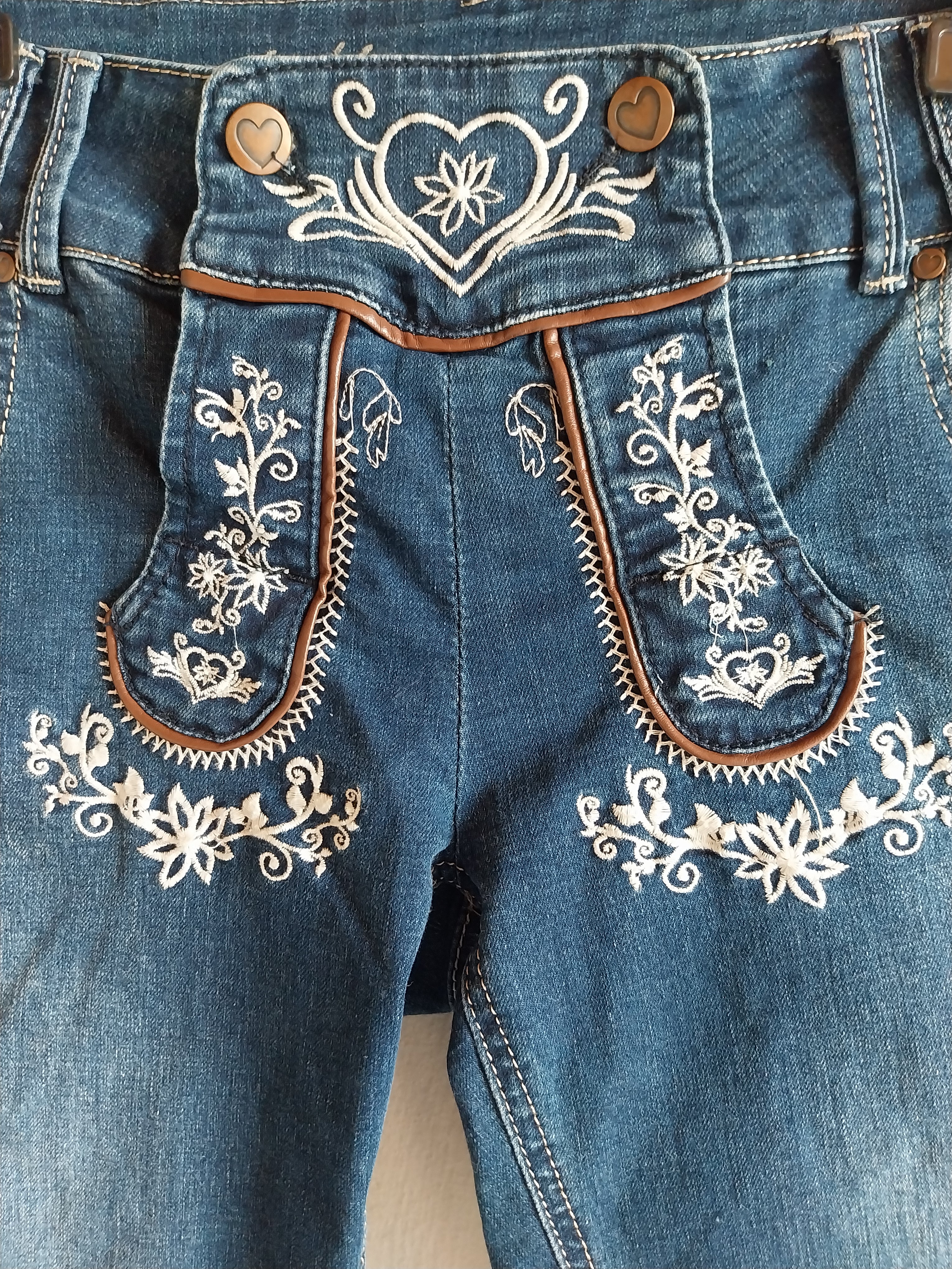 Dirndl Denim Capri Jeans — Embroidered, Size M, Oktoberfest Style