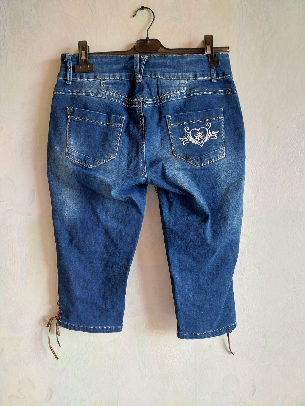 Dirndl Denim Capri Jeans — Embroidered, Size M, Oktoberfest Style