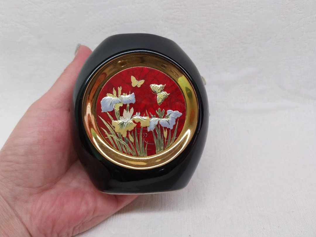 Japanese Chokin Porcelain Vase — 24K Gold Edged