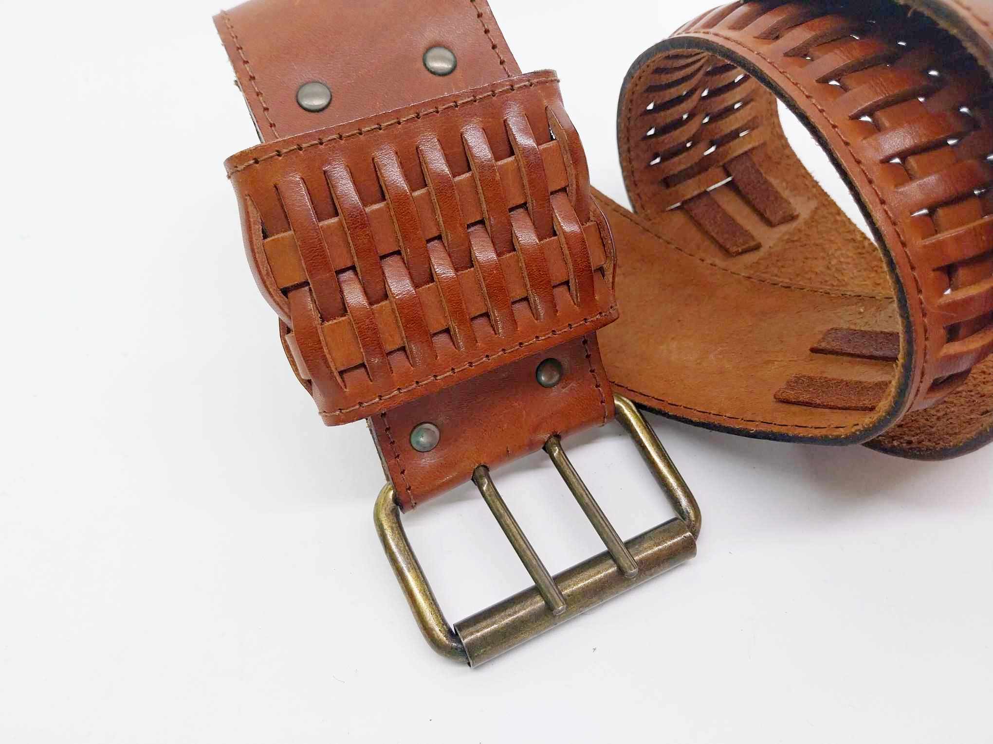 Vintage Wide Leather Belt – Roccobarocco Italy, Woven Detail & Double Prong Buckle
