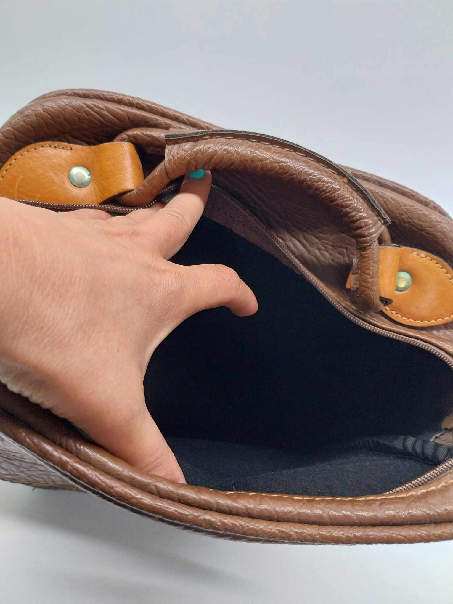 Vintage Bric's Italian Unisex Shoulder Bag – Brown Crossbody, Made in Italy