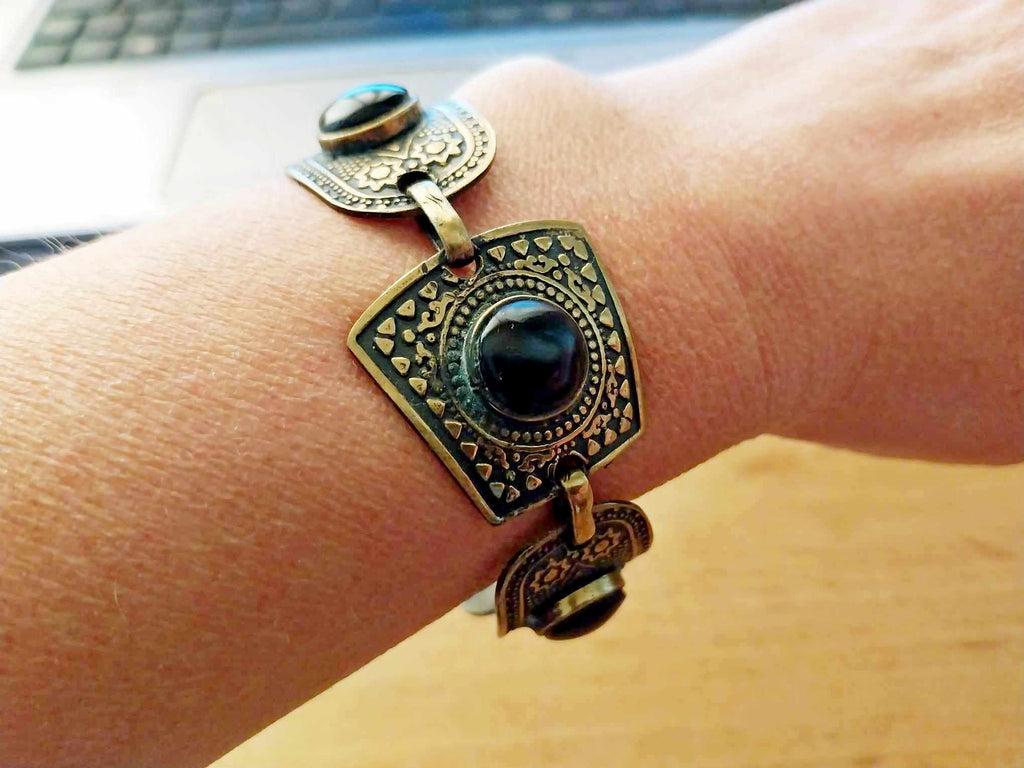 Vintage Brass Link Bracelet – Oriental Engraving & Black Cabochon Stones