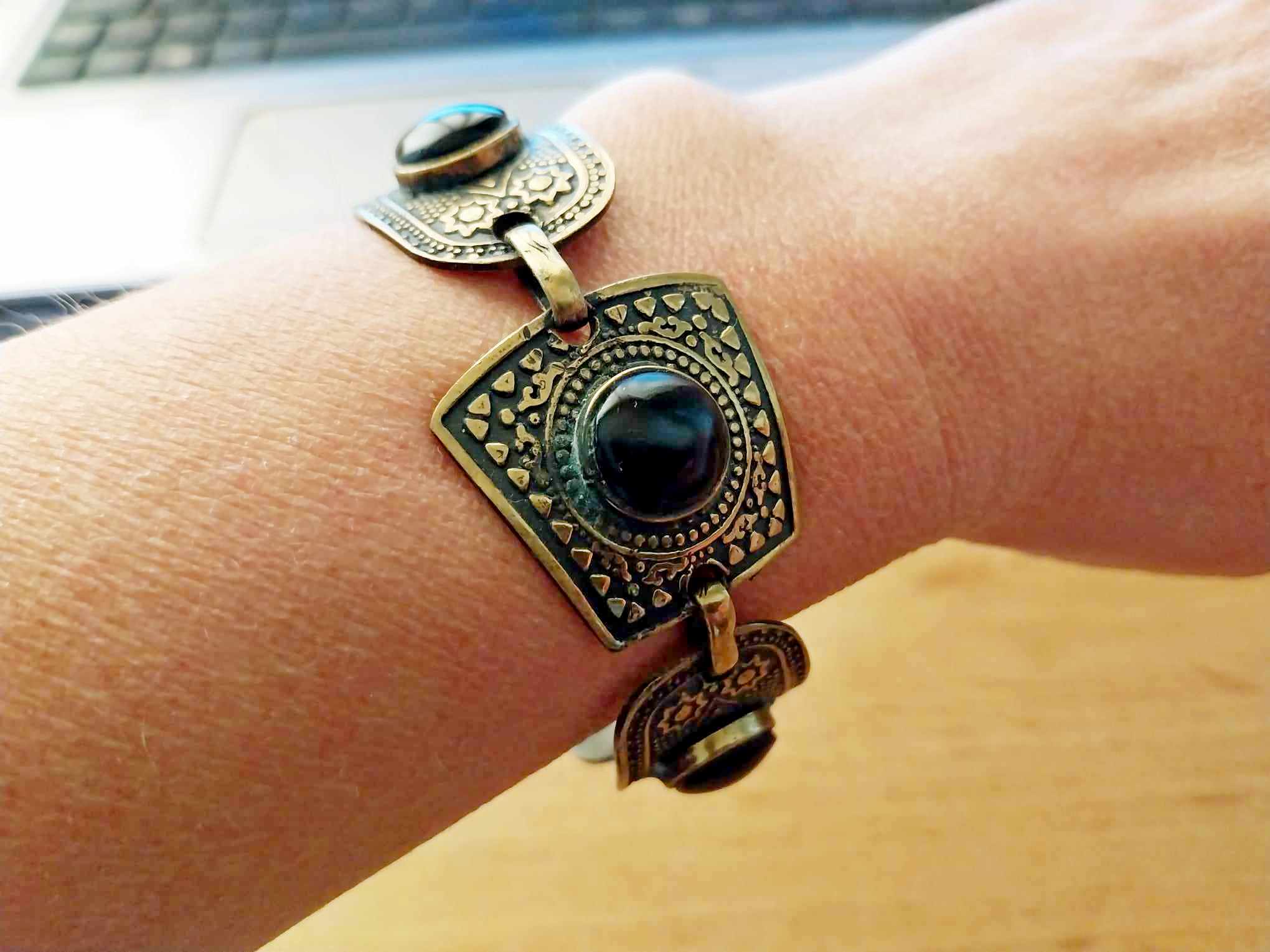 Vintage Brass Link Bracelet – Oriental Engraving & Black Cabochon Stones