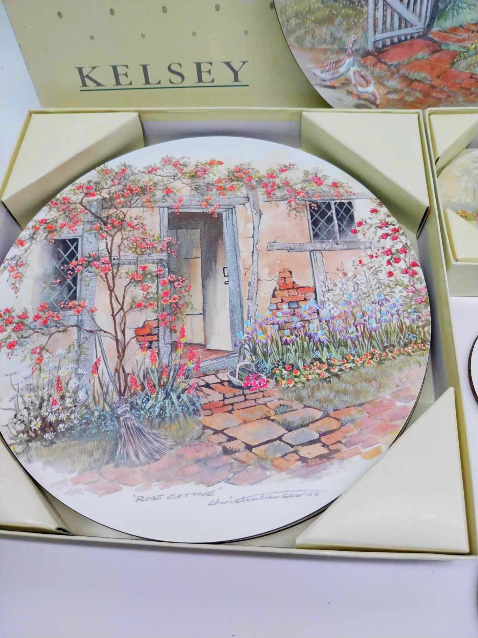 Kelsey Victorian Garden – Set of 12 Melamine Place Mats (6 Large + 6 Small)