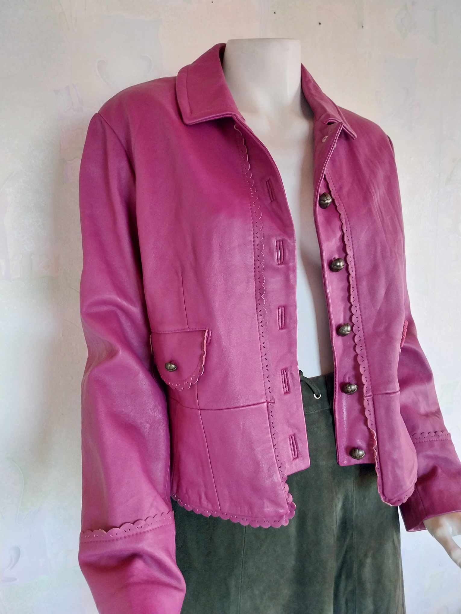 Unique vintage Tintoretto jacket in purple color made of genuine leather, size L