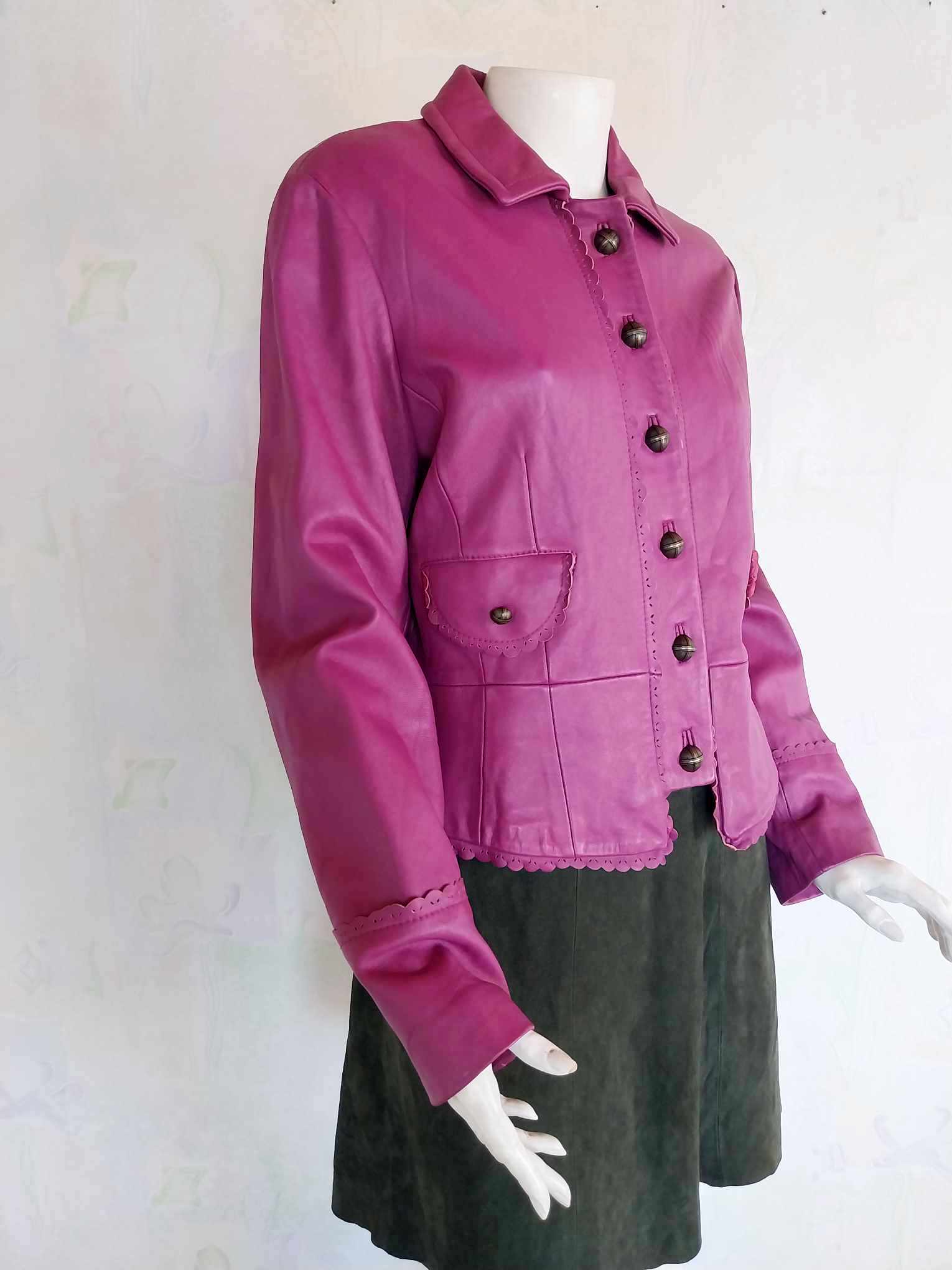 Unique vintage Tintoretto jacket in purple color made of genuine leather, size L