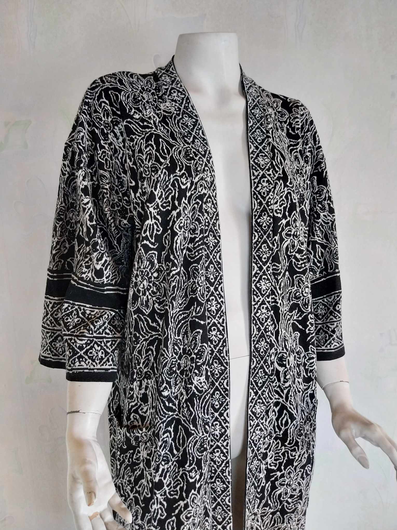 Vintage Moroccan Long Cardigan — Black & White arabesque floral pattern