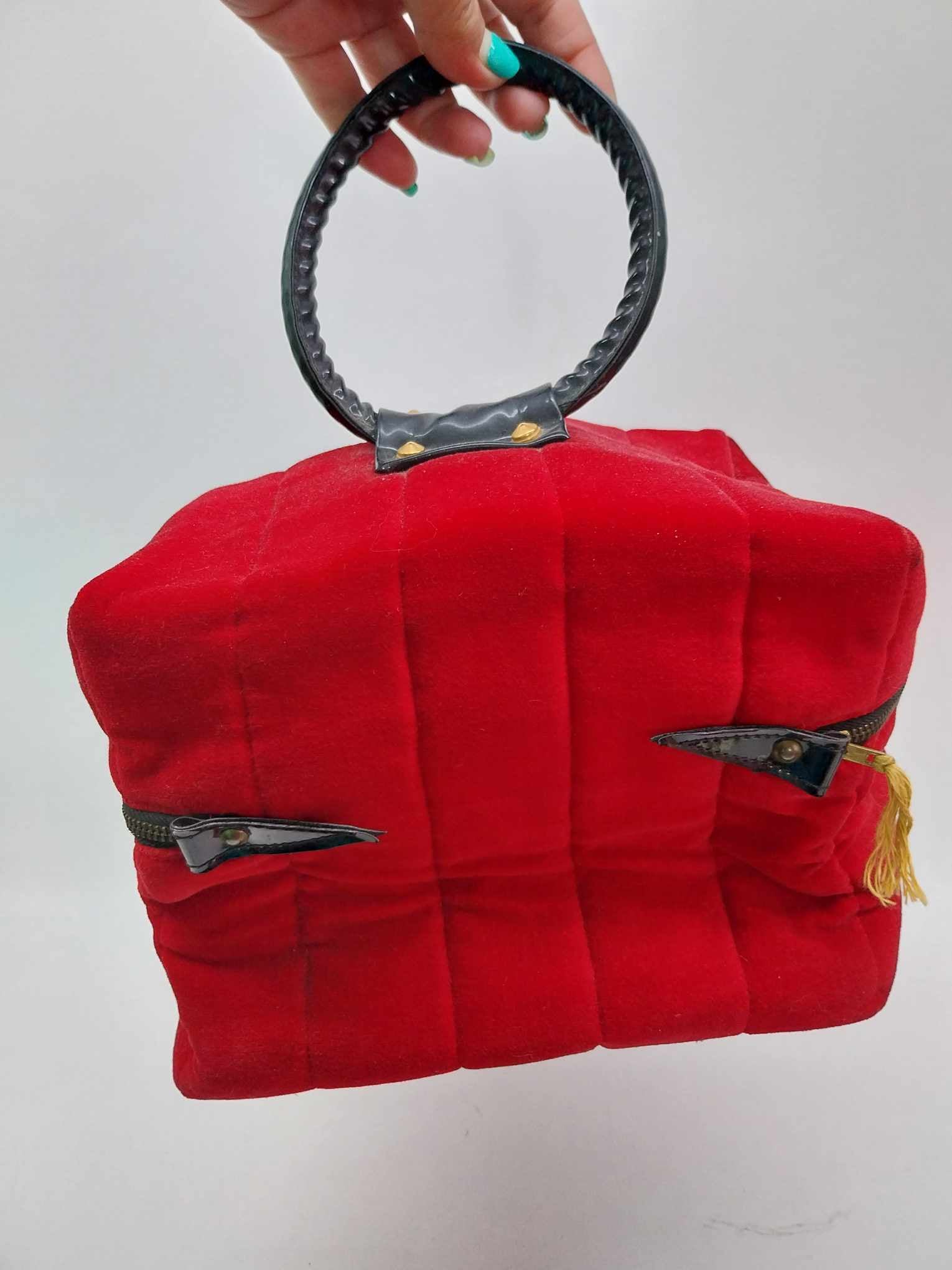 Vintage Red Velvet Box Bag – Retro Cosmetic Bag
