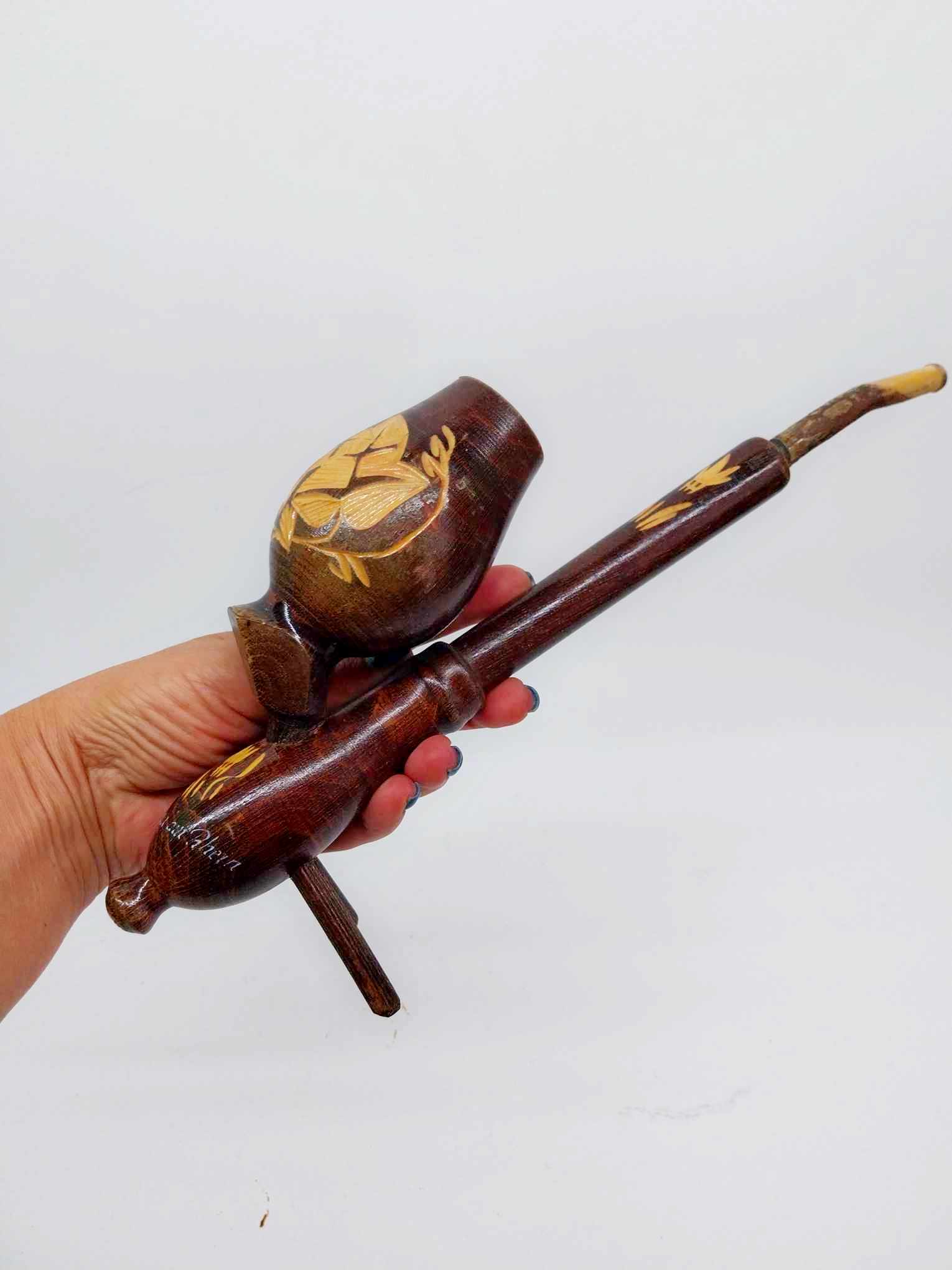 Vintage Carved Wooden Pipe with Stand – Stein am Rhein Souvenir