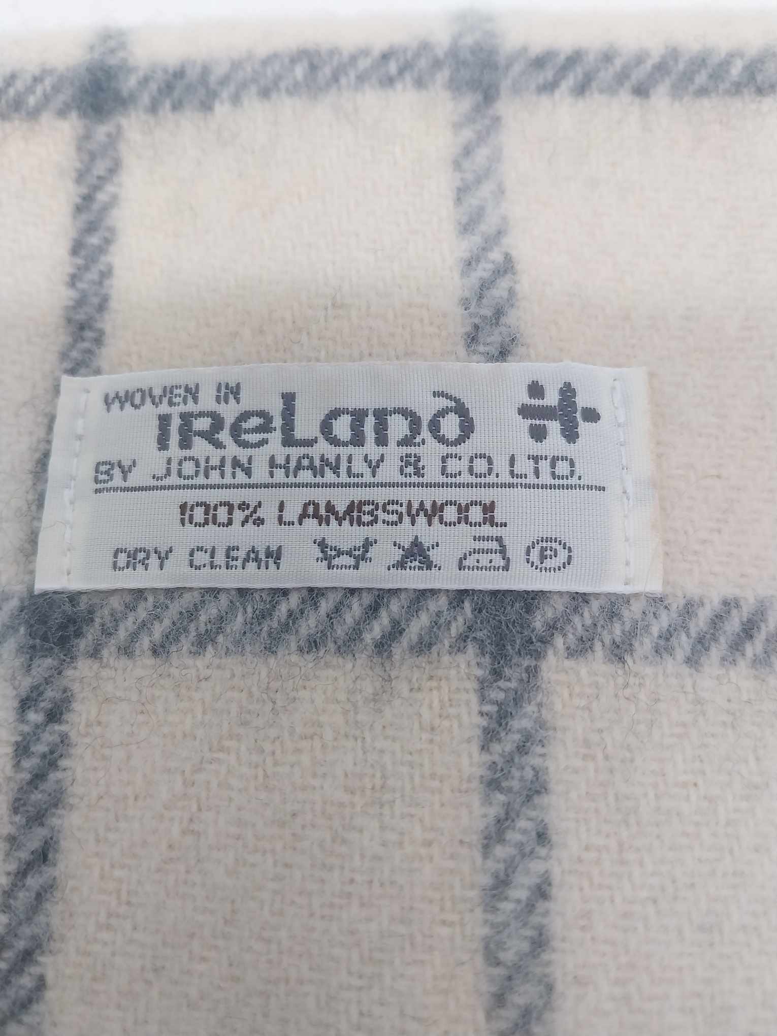 Vintage John Hanly & Co. Lambswool Scarf – Cream & Grey Check, Woven in Ireland