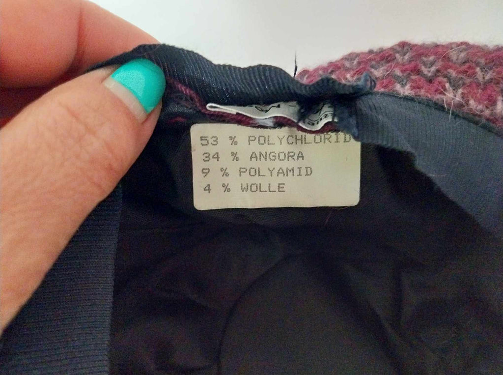 Vintage Purple Cloche Hat — Favorit Modell with Feather Detail