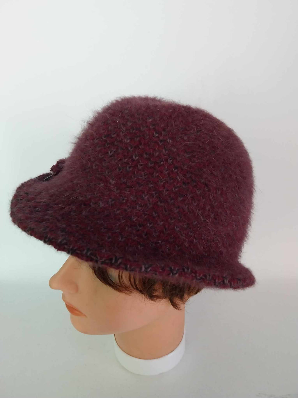 Vintage Purple Cloche Hat — Favorit Modell with Feather Detail