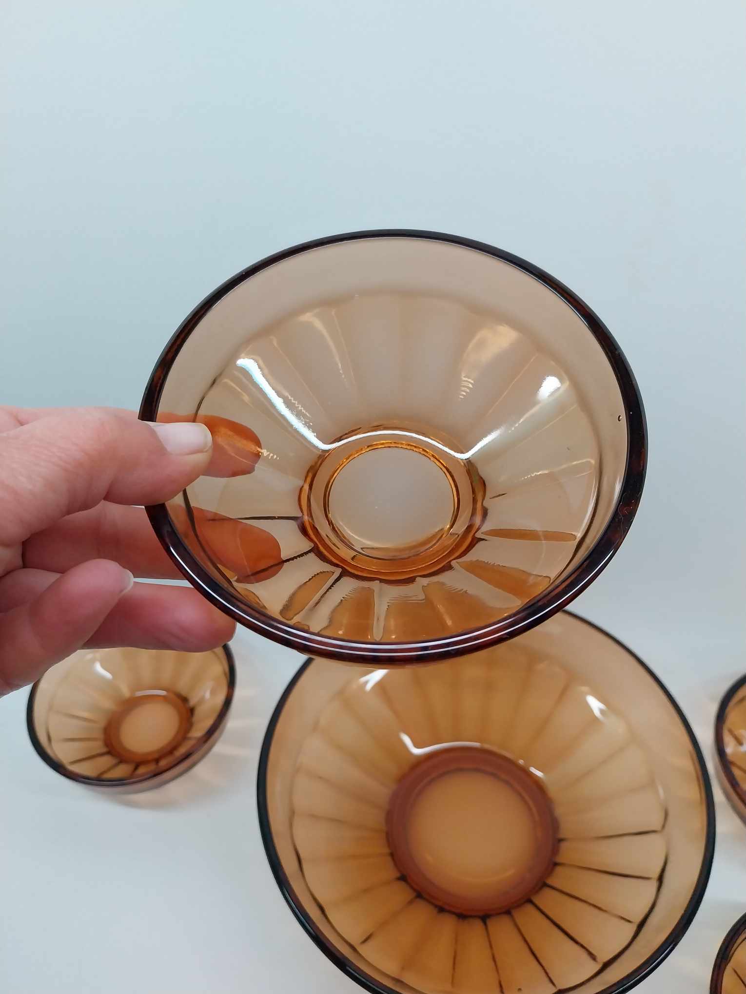 Bulgarian Amber Glass Bowl Set – 1980s Vintage, 7 pcs