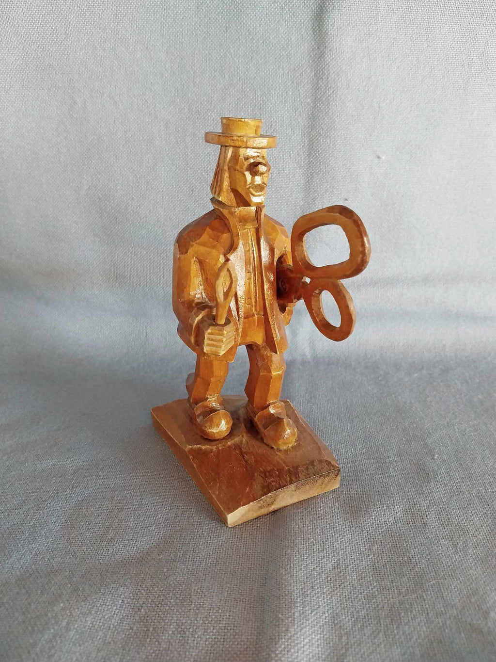 Vintage Hand-Carved Wooden Figure – Man with Scissors, Tailor Figurine, Art Sculpture