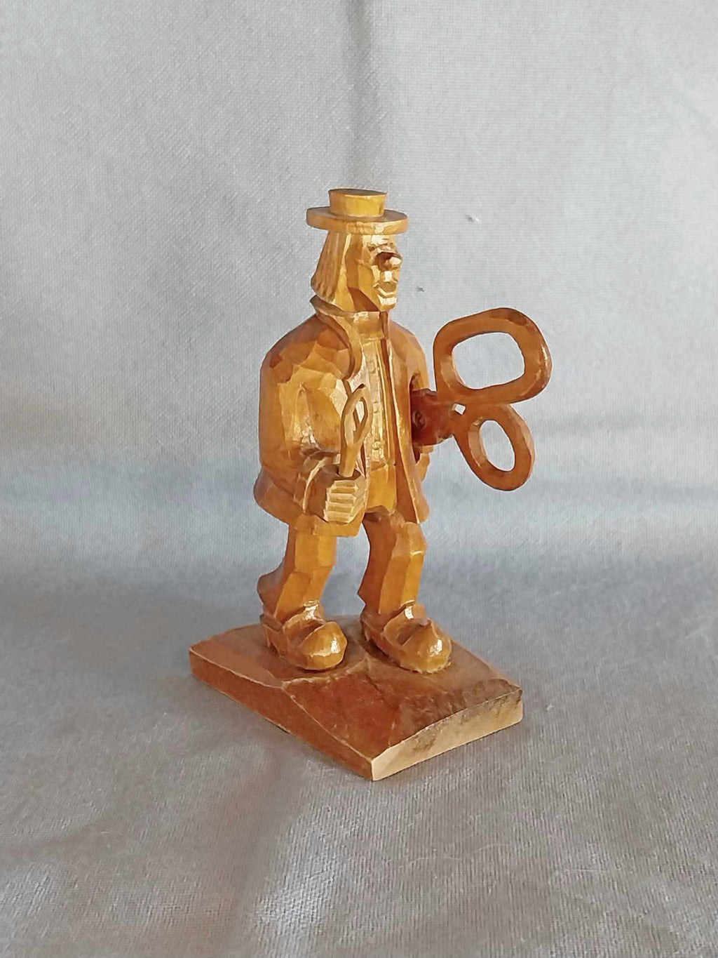 Vintage Hand-Carved Wooden Figure – Man with Scissors, Tailor Figurine, Art Sculpture