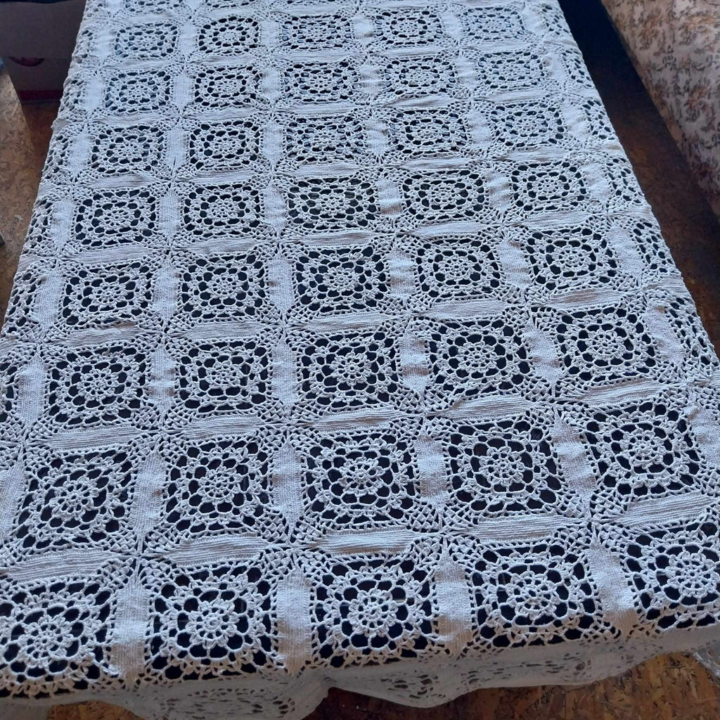 Vintage hand crocheted tablecloth, White rectangular tablecloth