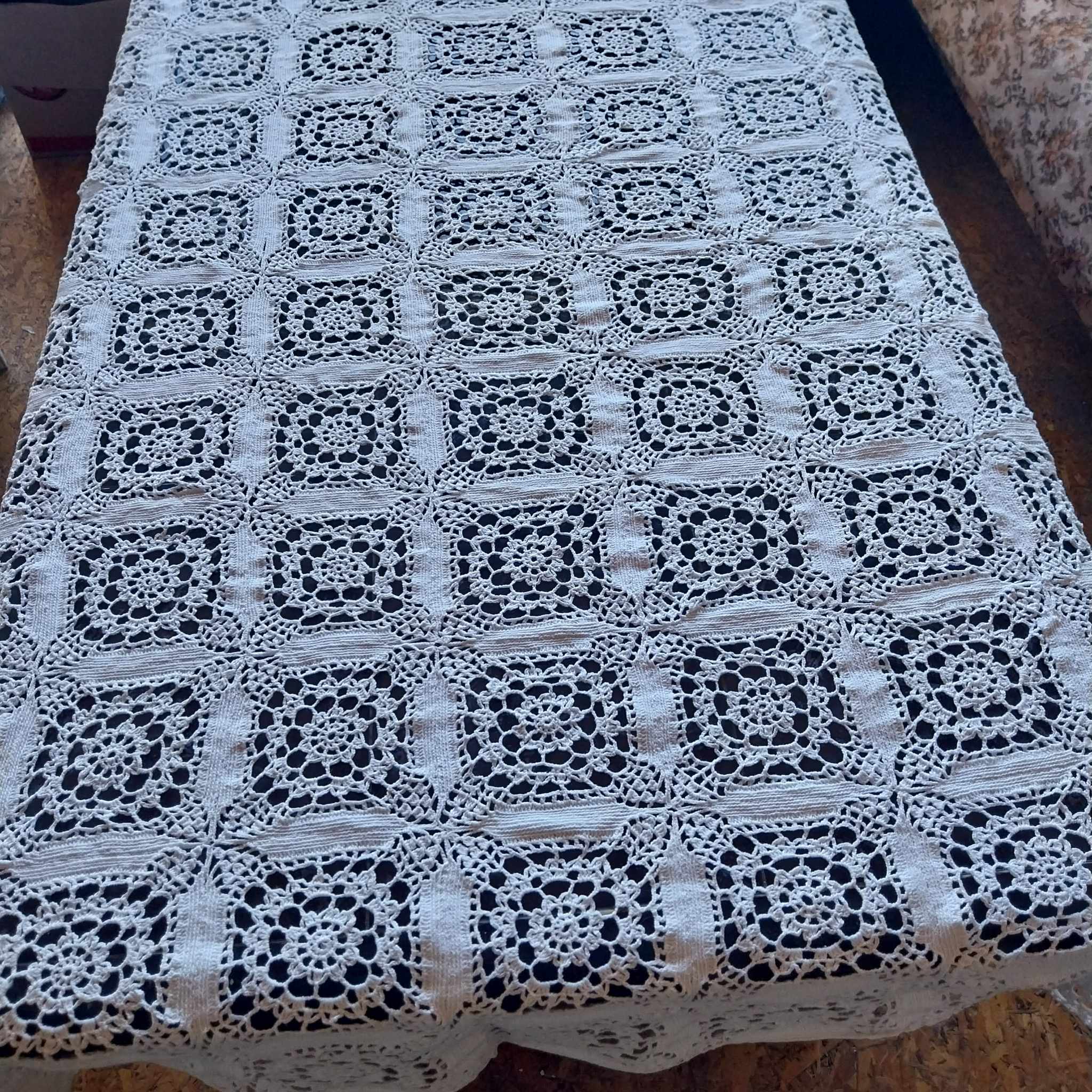 Vintage hand crocheted tablecloth, White rectangular tablecloth
