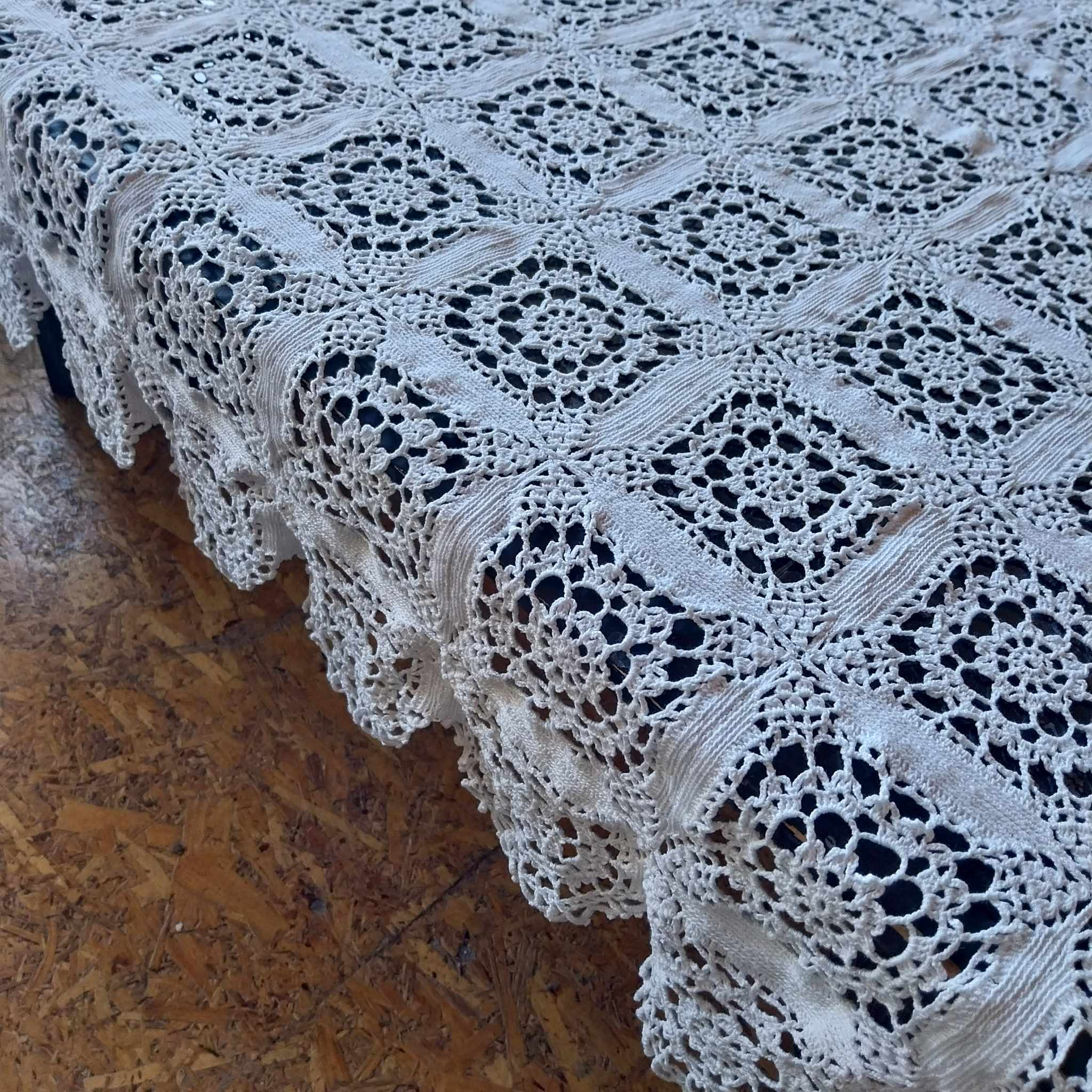 Vintage hand crocheted tablecloth, White rectangular tablecloth