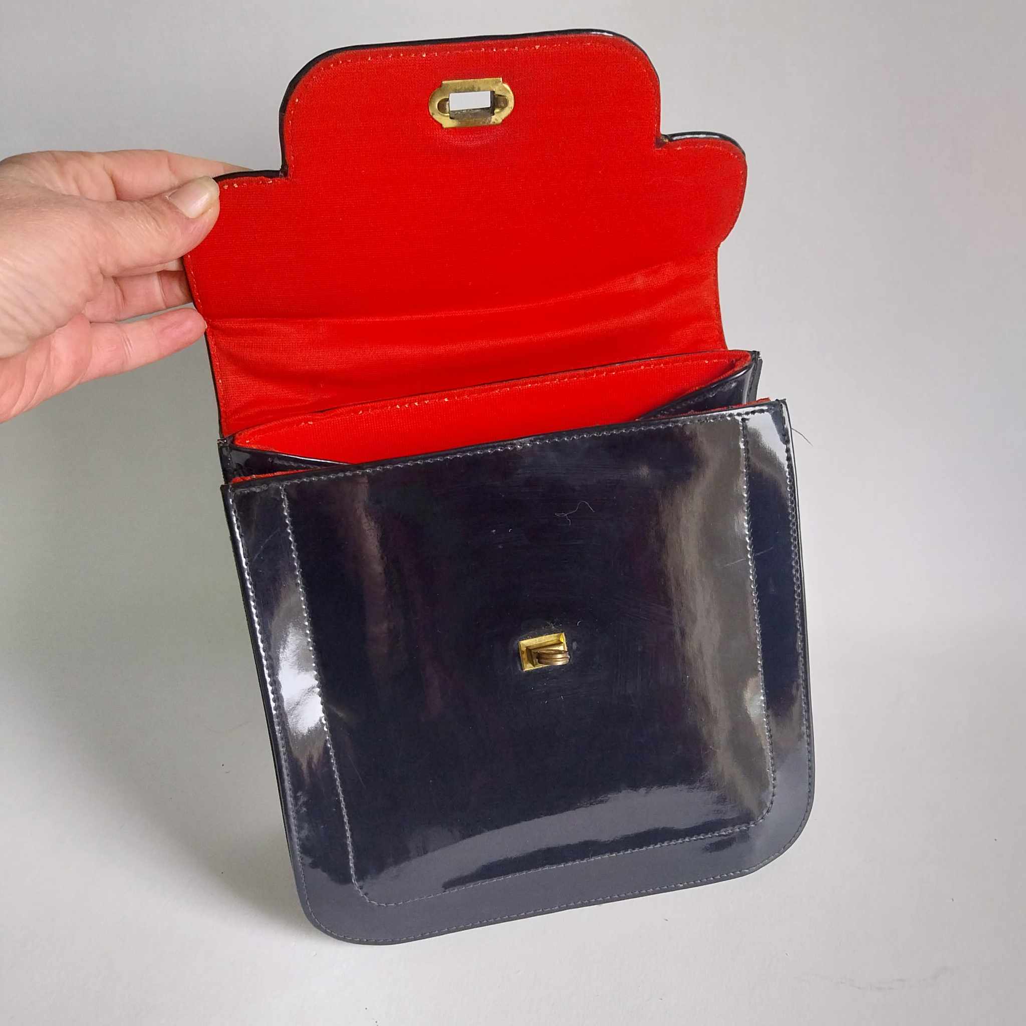 Vintage Black Patent Leather Handbag – Structured Flap Bag with Gold Twist Lock