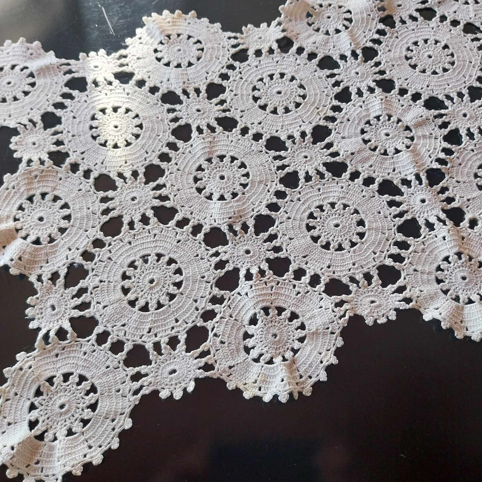 Vintage Hand-Crocheted Lace Table Runner — White Circular Motif Doily Mat