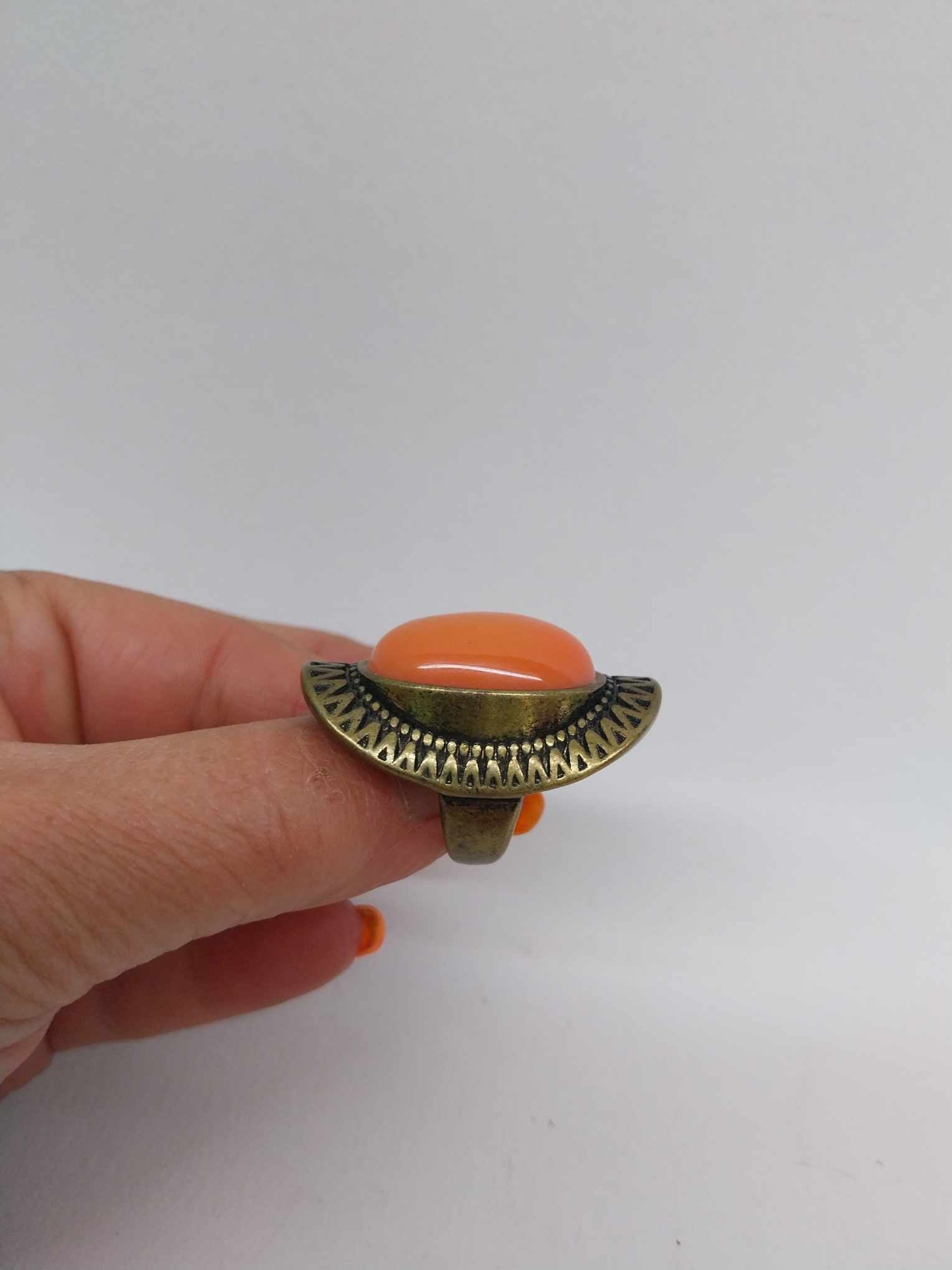 Vintage Coral Cabochon Statement Ring — Antique Bronze Setting
