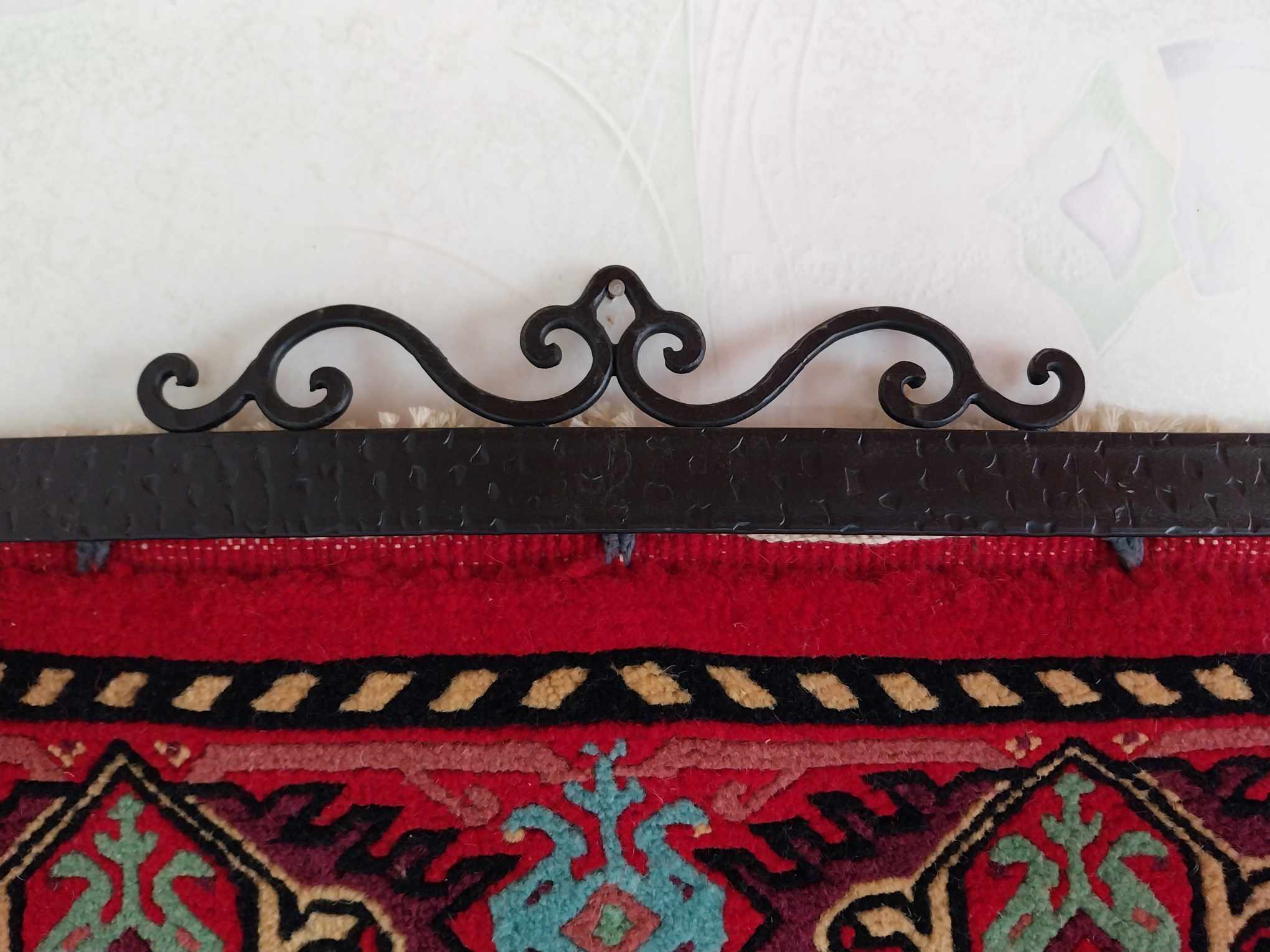 Vintage Tunisian Wool Wall Rug — Geometric Medallion, 1988