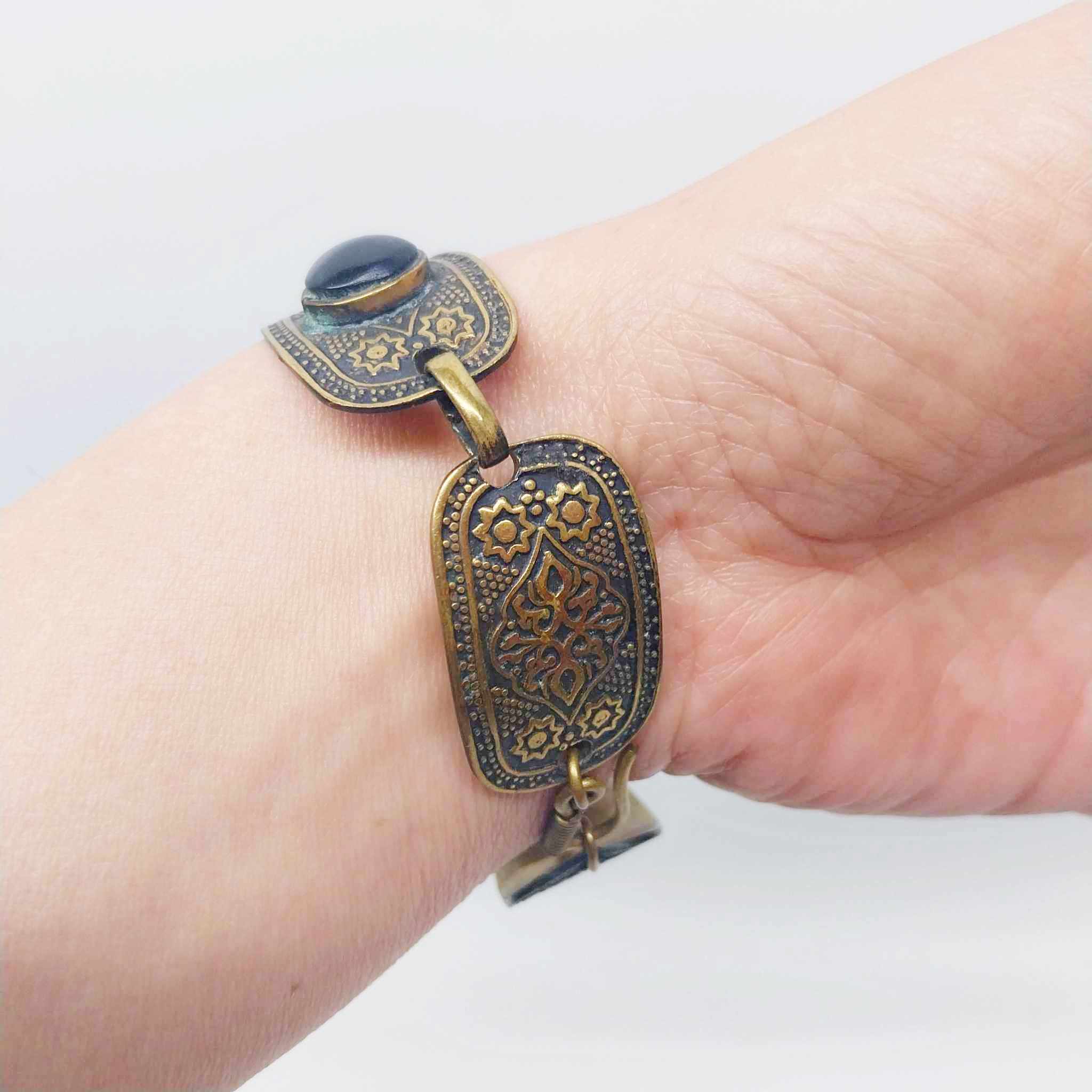 Vintage Brass Link Bracelet – Oriental Engraving & Black Cabochon Stones