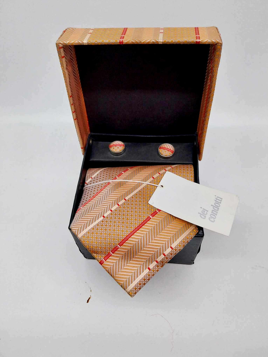 Elegant men's silk tie and cufflinks set by the Italian brand dei condotti, in original box