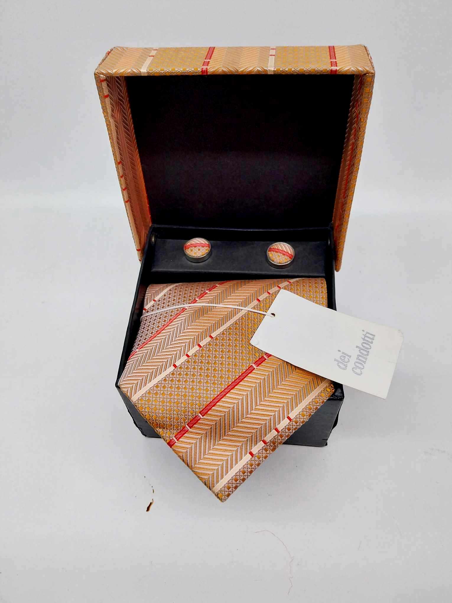 Elegant men's silk tie and cufflinks set by the Italian brand dei condotti, in original box