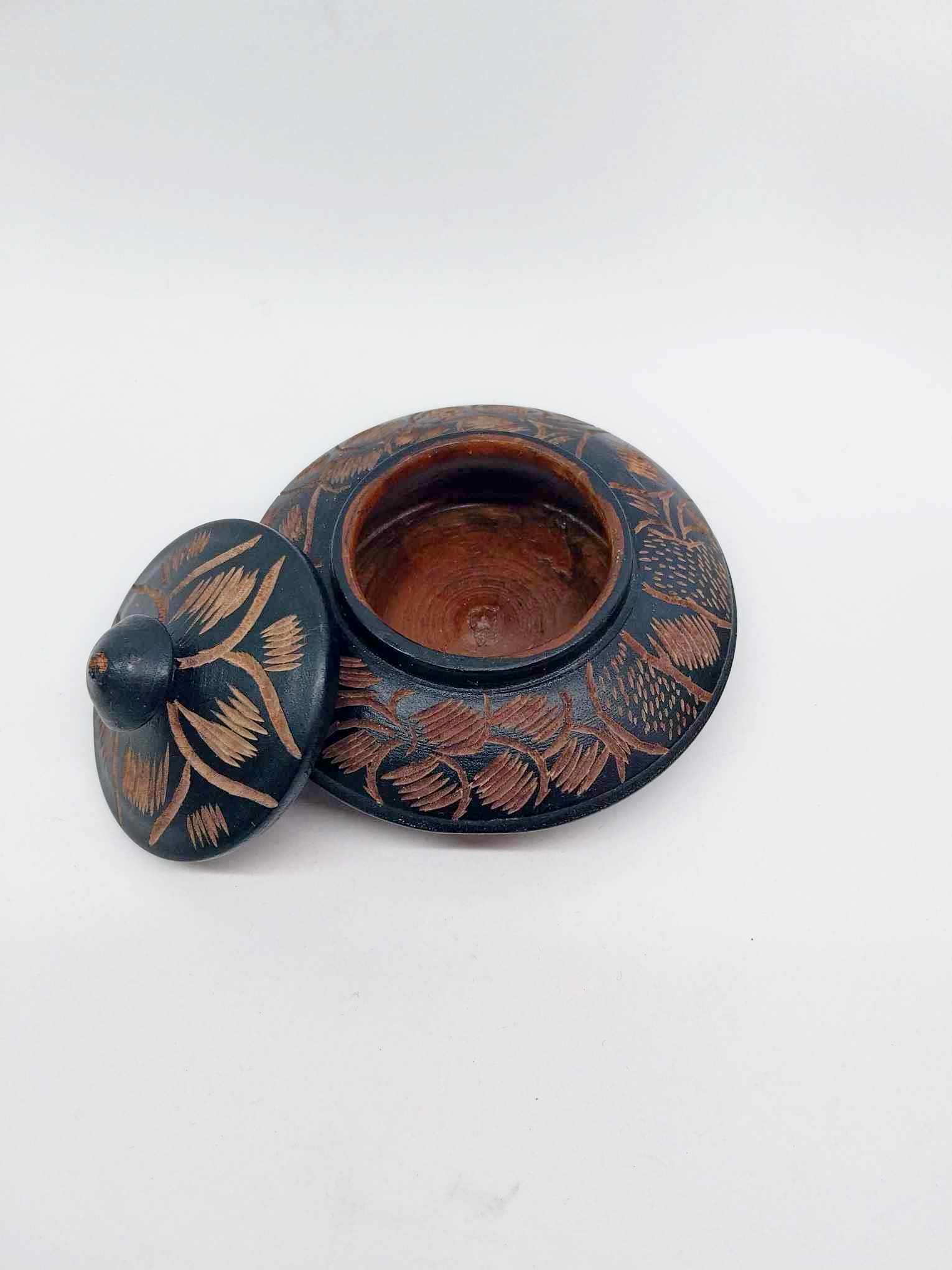 Vintage Hand-Carved Wooden Jewellery Box with Lid — Floral Pattern