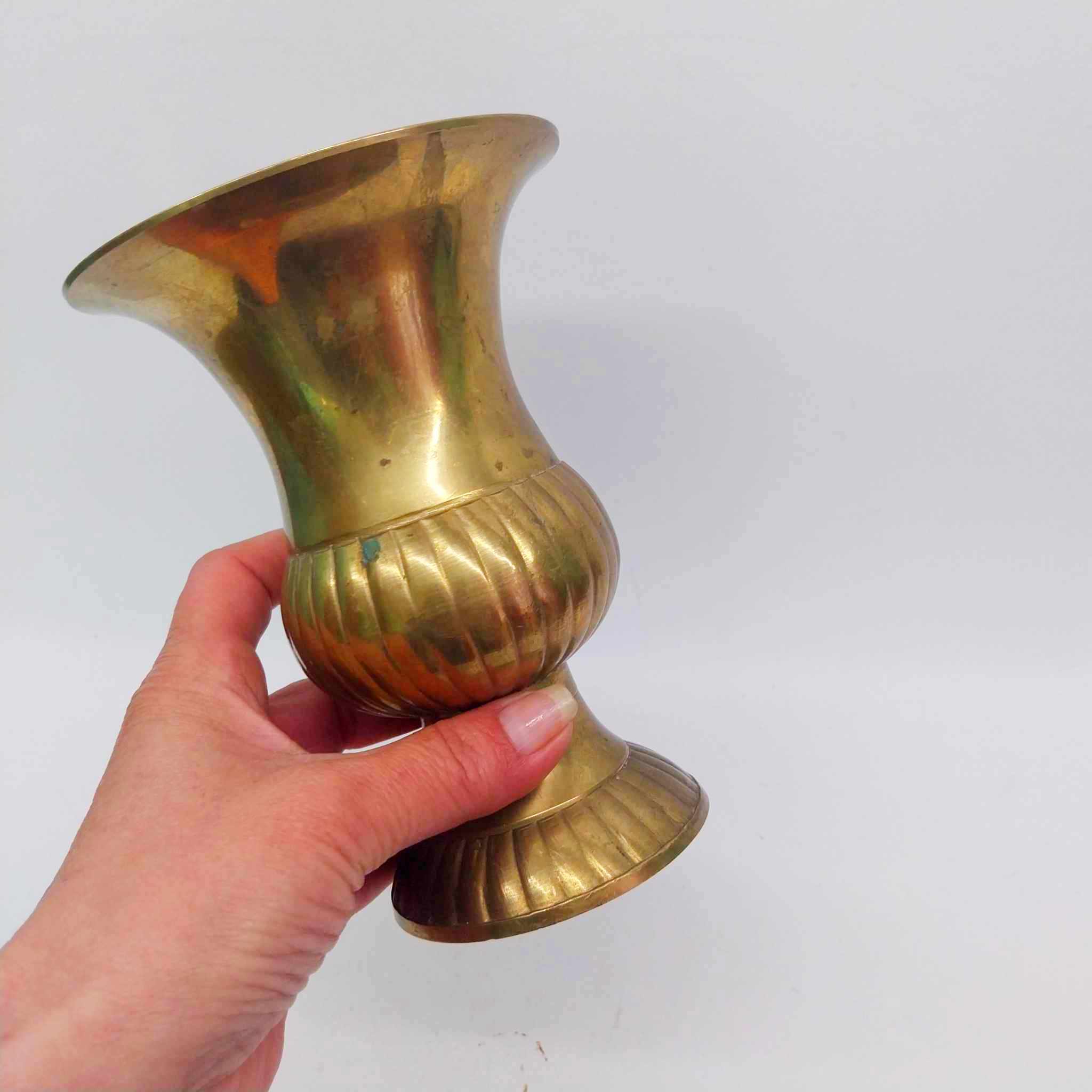Antique Brass Vase — Ribbed Spiral Relief, Trumpet Neck