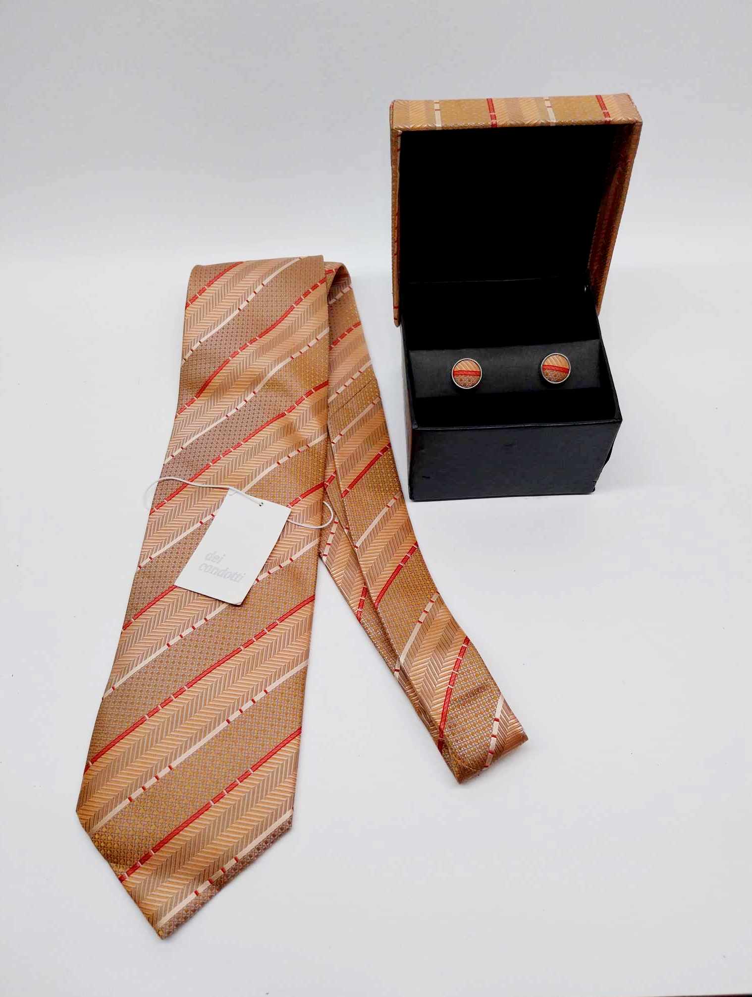 Elegant men's silk tie and cufflinks set by the Italian brand dei condotti, in original box