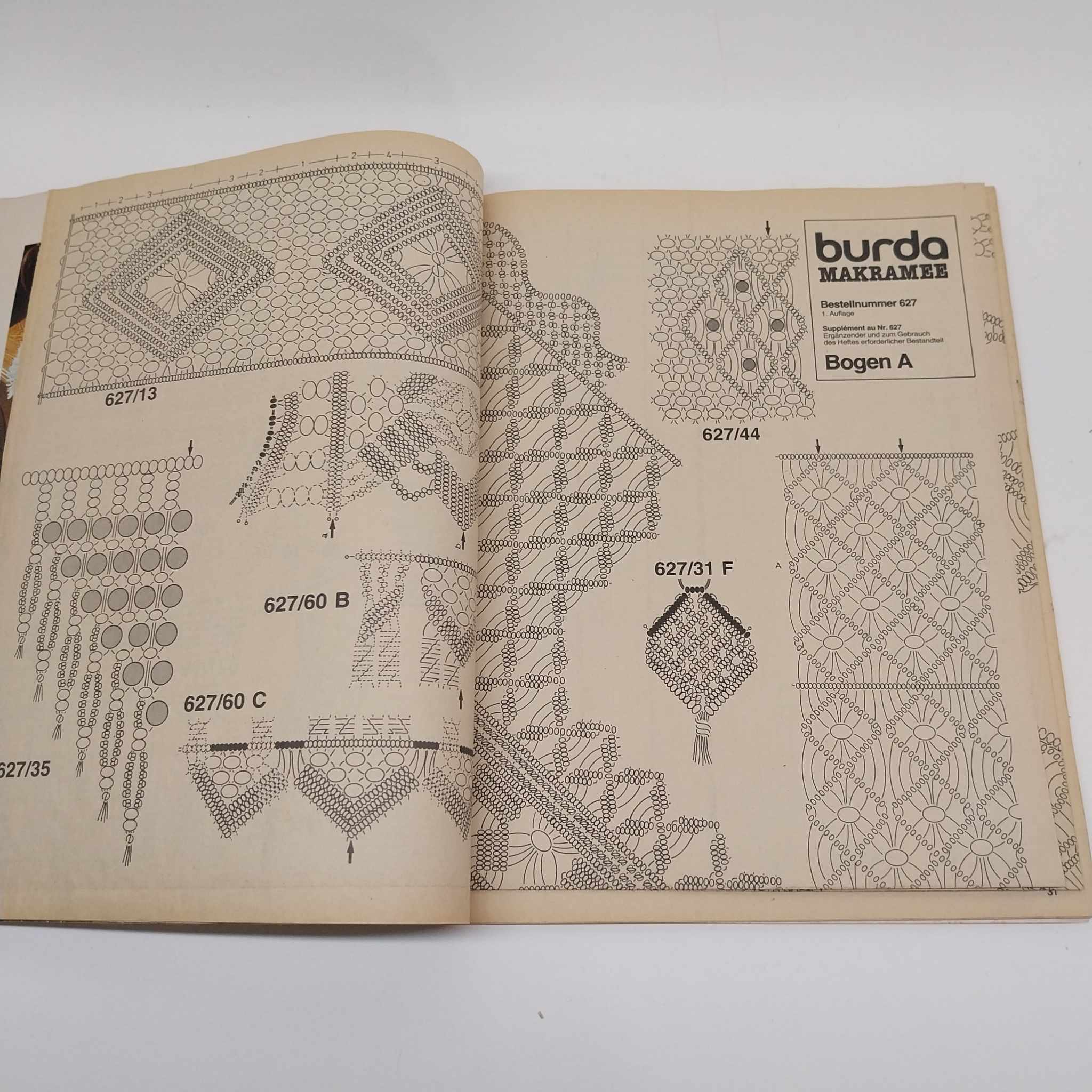 Burda Macramé – Vintage Craft Magazine 1982 (French Edition, E 627)