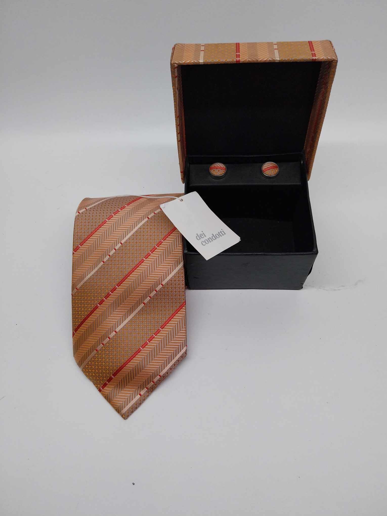 Elegant men's silk tie and cufflinks set by the Italian brand dei condotti, in original box