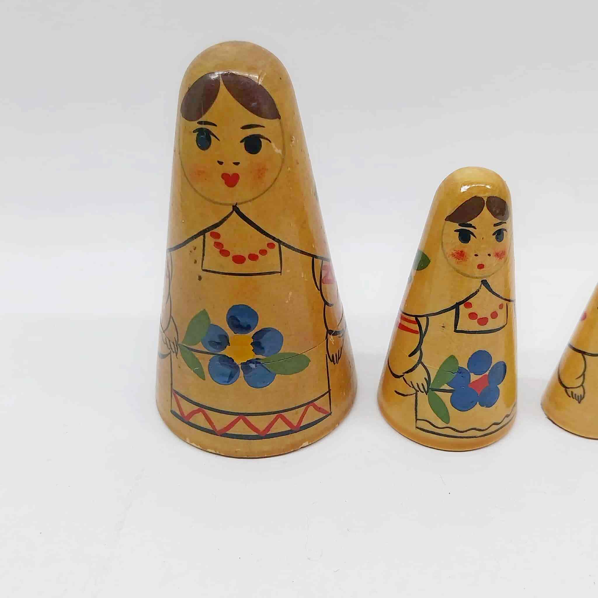 Vintage Russian Matryoshka Nesting Dolls — Set of 3 Conical Matryoshka Dolls