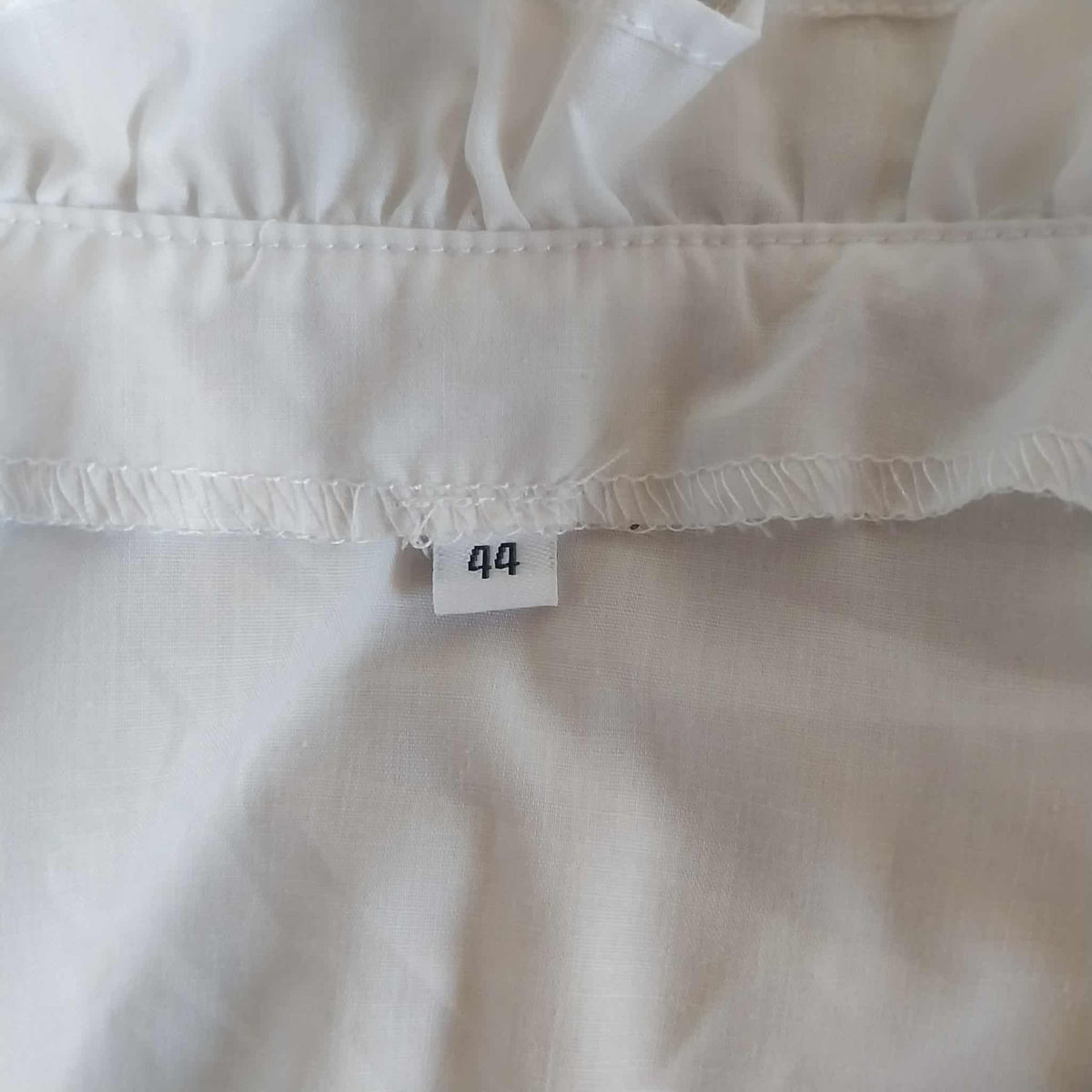 Size label 44 – vintage Dirndl blouse