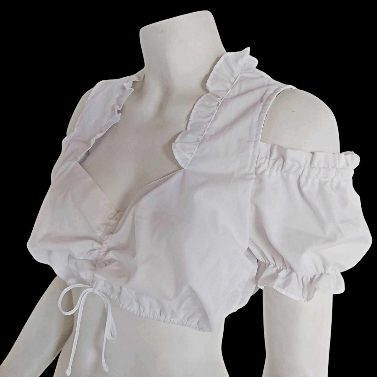 Vintage white Dirndl blouse side view – cold shoulder detail
