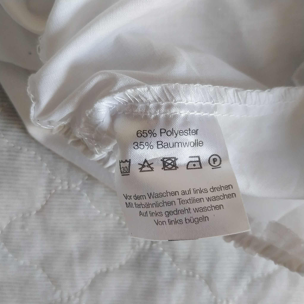 Care label – 65% polyester 35% cotton, wash at 30°C