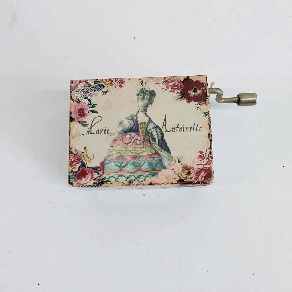 Top view of Marie Antoinette music box with floral decoration