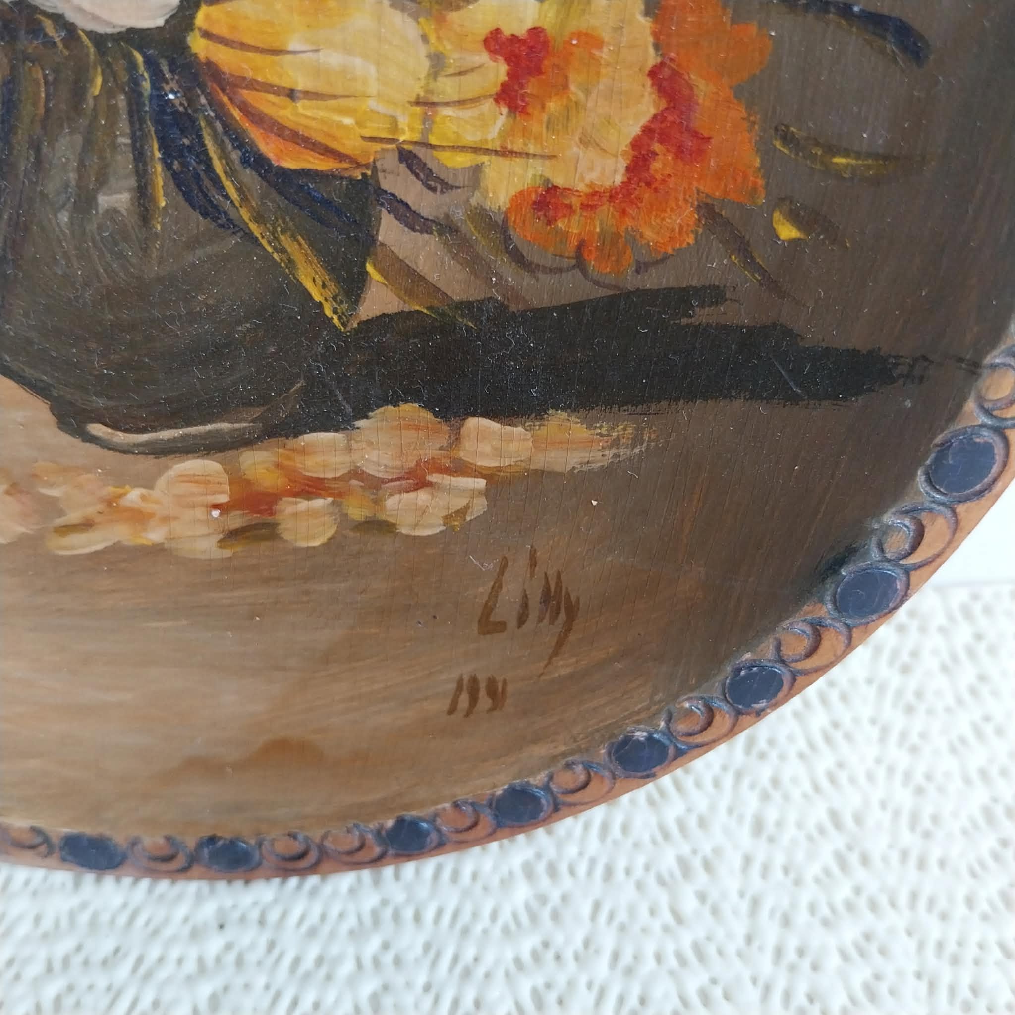Vintage hand-painted wooden decorative plate – full view