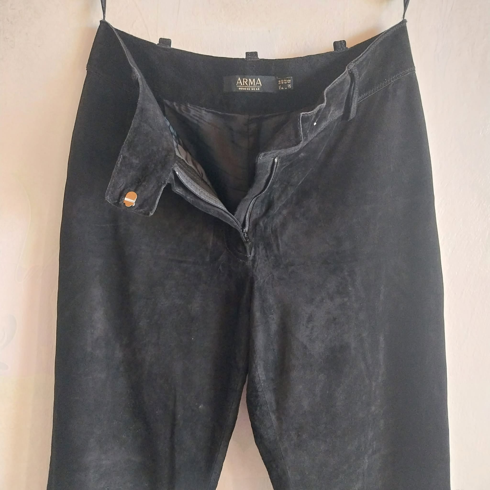 ARMA Women's Black Suede Leather Trousers – Size L