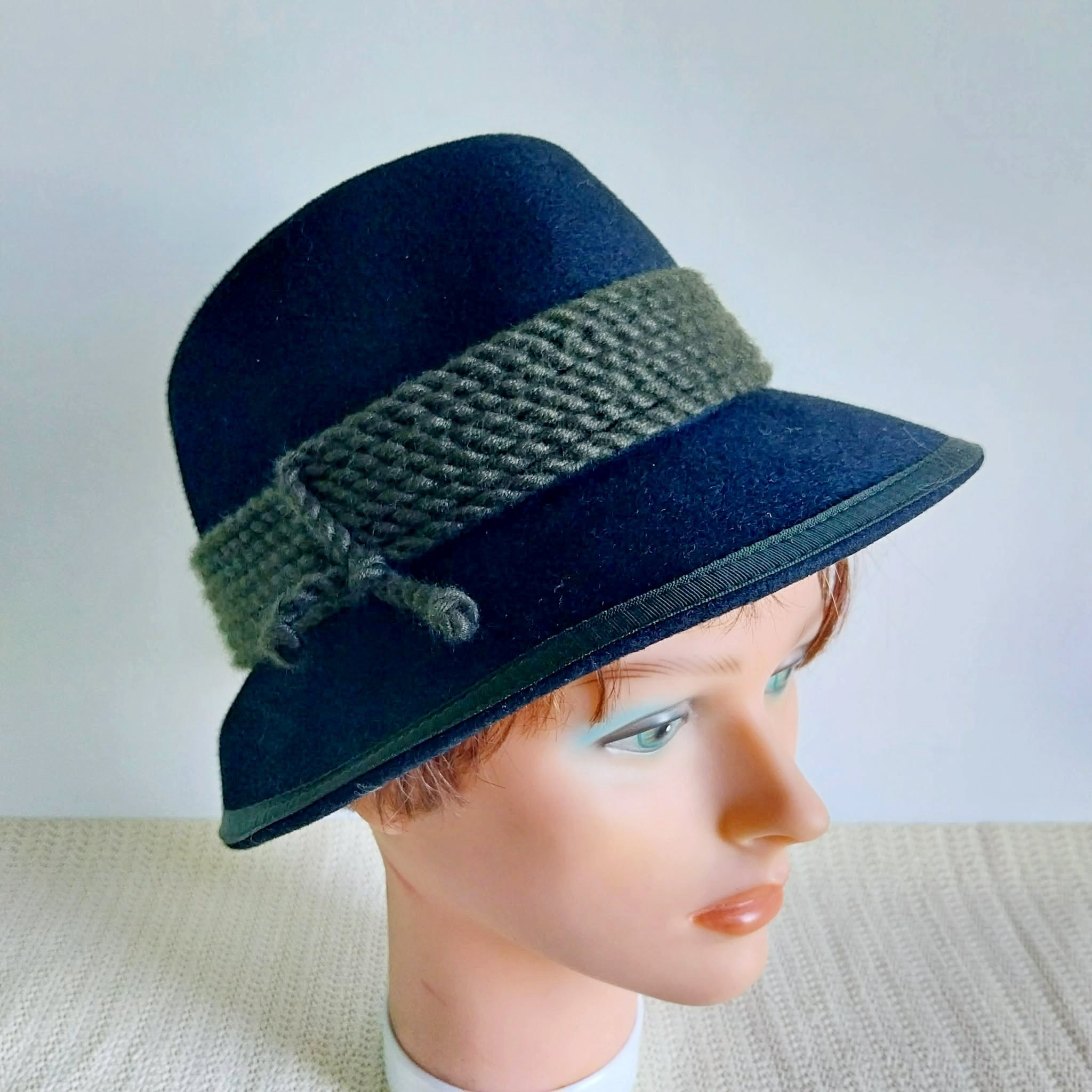 Vintage Ischler Hut Tyrolean Hat – Black Wool Felt, Size 55
