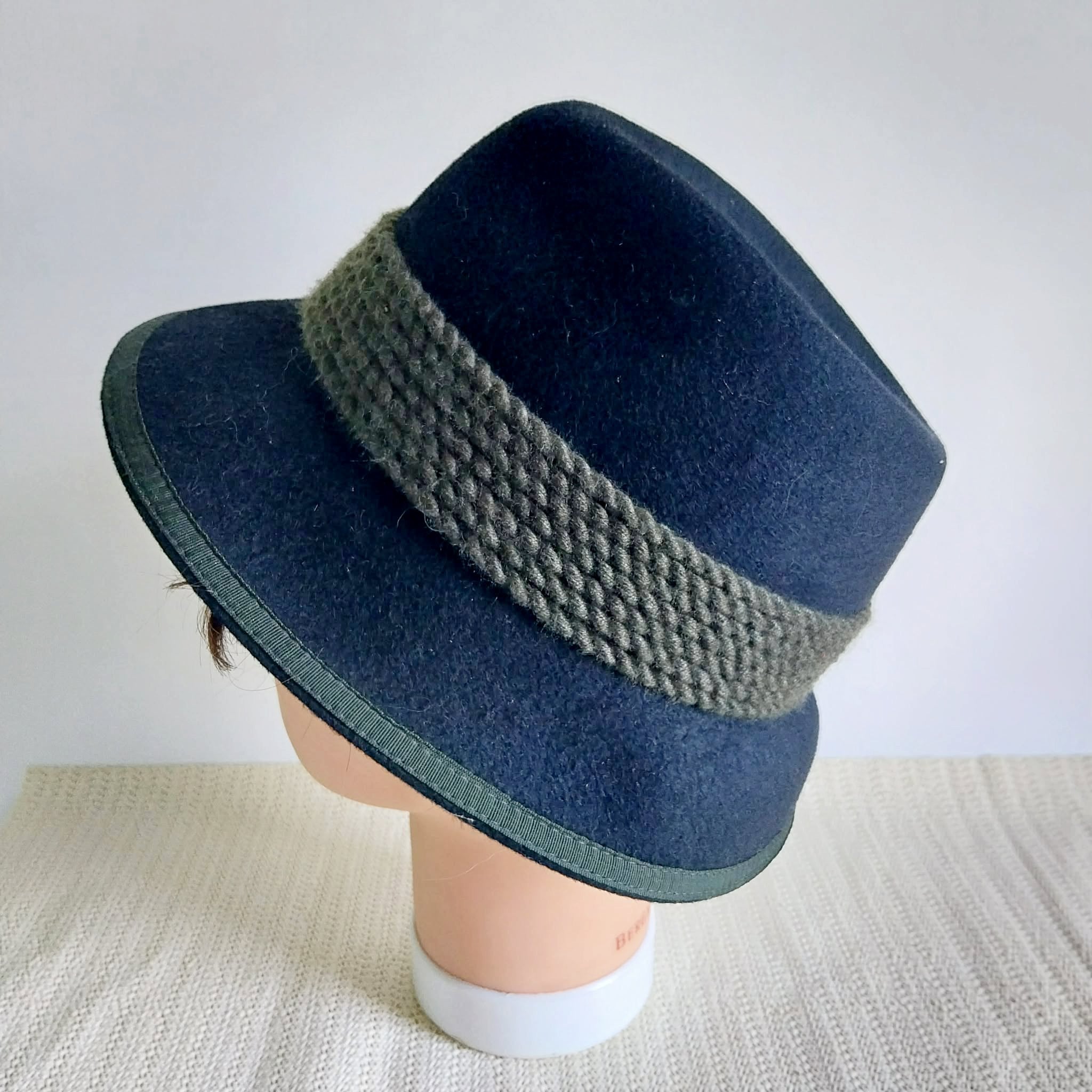 Vintage Ischler Hut Tyrolean Hat – Black Wool Felt, Size 55