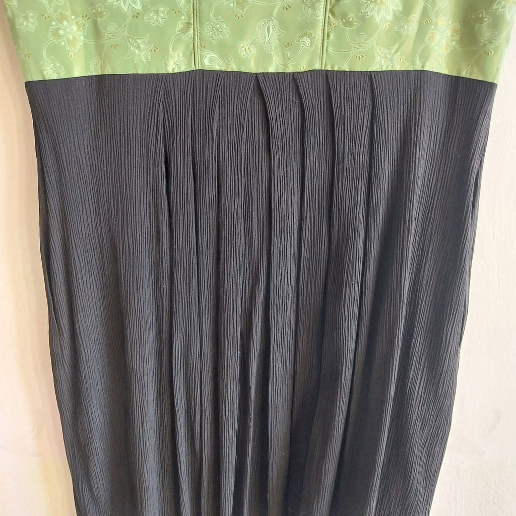 Vintage Dirndl Dress by Lisa's Landhaus – Green Jacquard & Black Skirt, Size 44