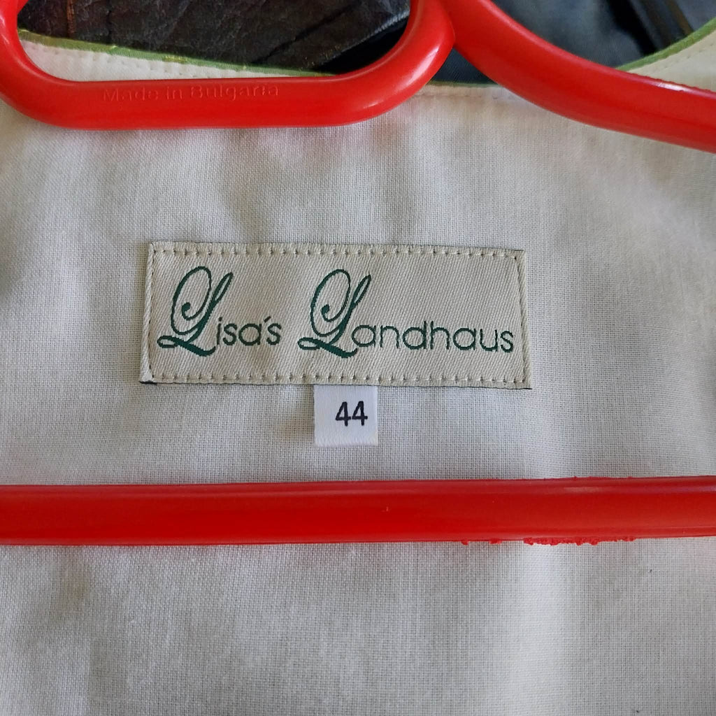 Lisa's Landhaus brand label with size 44