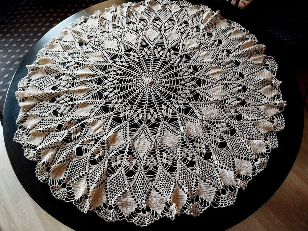 Beautiful, round tablecloth, Hand crocheted Tablecloth