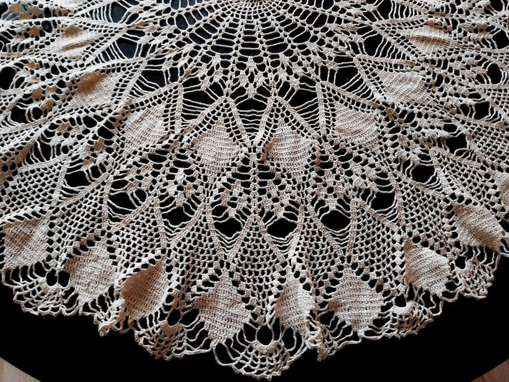Beautiful, round tablecloth, Hand crocheted Tablecloth
