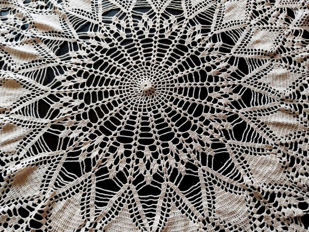 Beautiful, round tablecloth, Hand crocheted Tablecloth