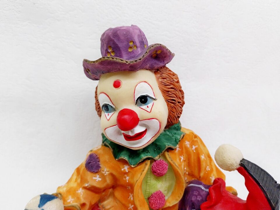 Vintage Resin Clown Figurine — Hand-painted Circus Collectible